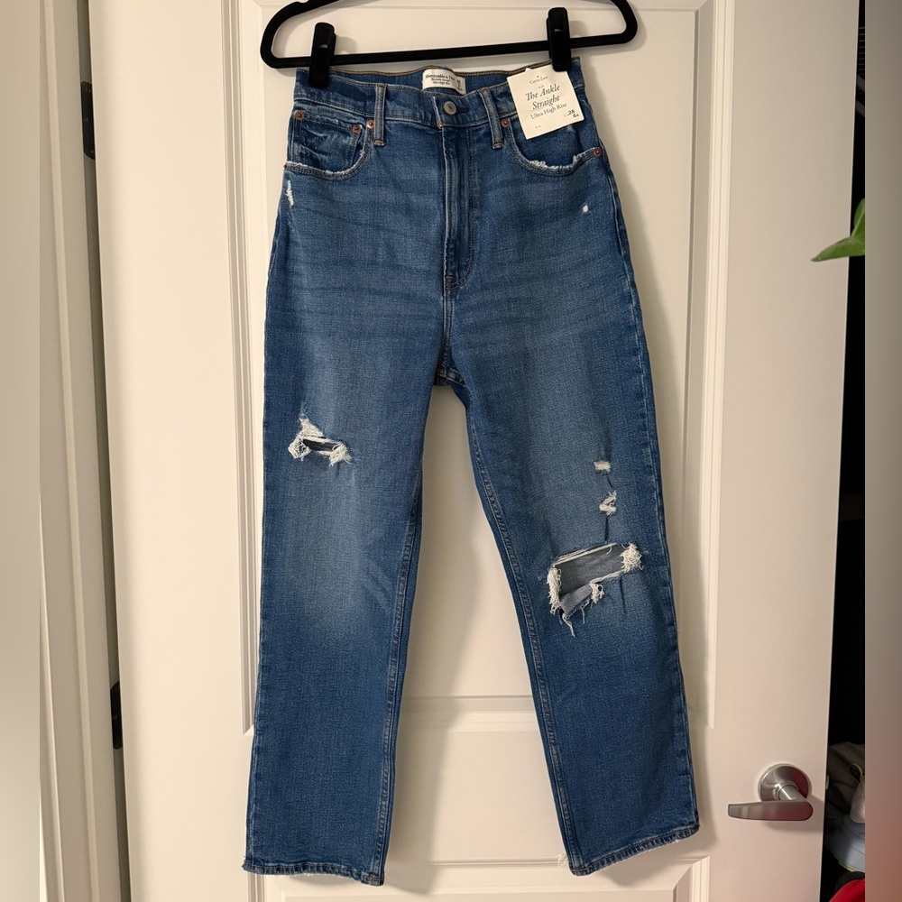 Abercrombie & Fitch Curve Love Ankle Straight Ultra High Rise